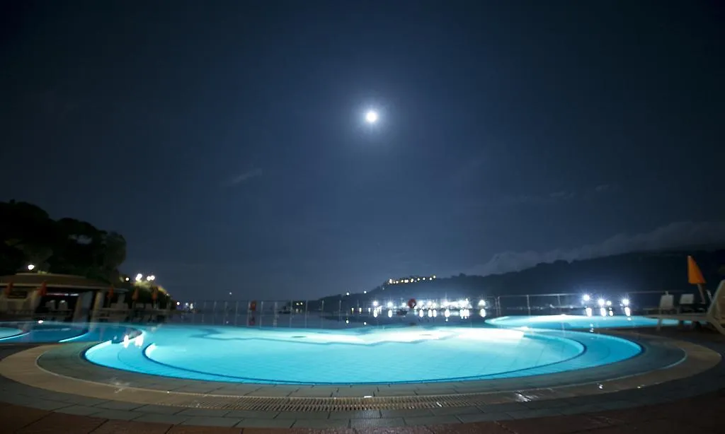 Hotel Cala Di Mola Porto Azzurro 4*,