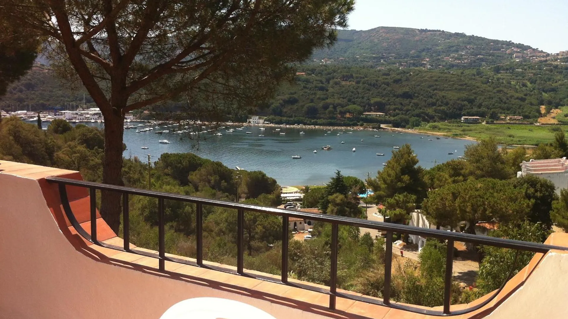 Hotel Cala Di Mola Porto Azzurro Aparthotel