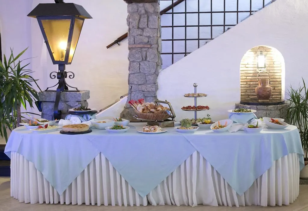 Hotel Cala Di Mola 포르투 아주로 4*,